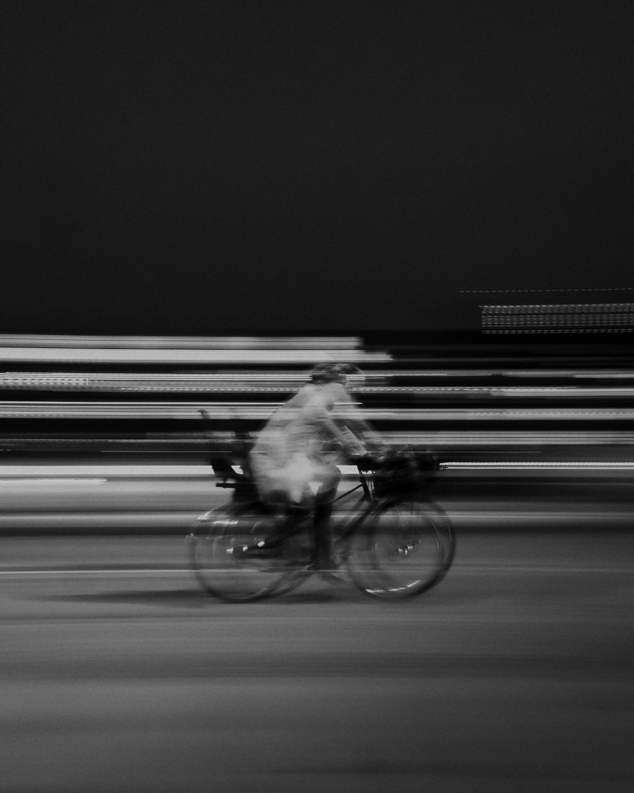 hollr-strategic-communication-blurred-racing-bike